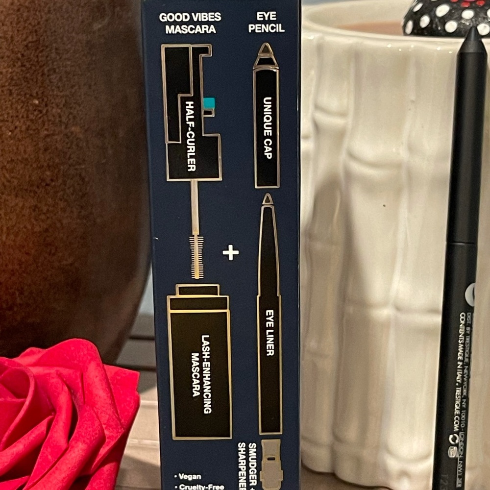 treStiQue Eye Duo Mascara, Eye Pencil & Curler - Picture 5 of 10